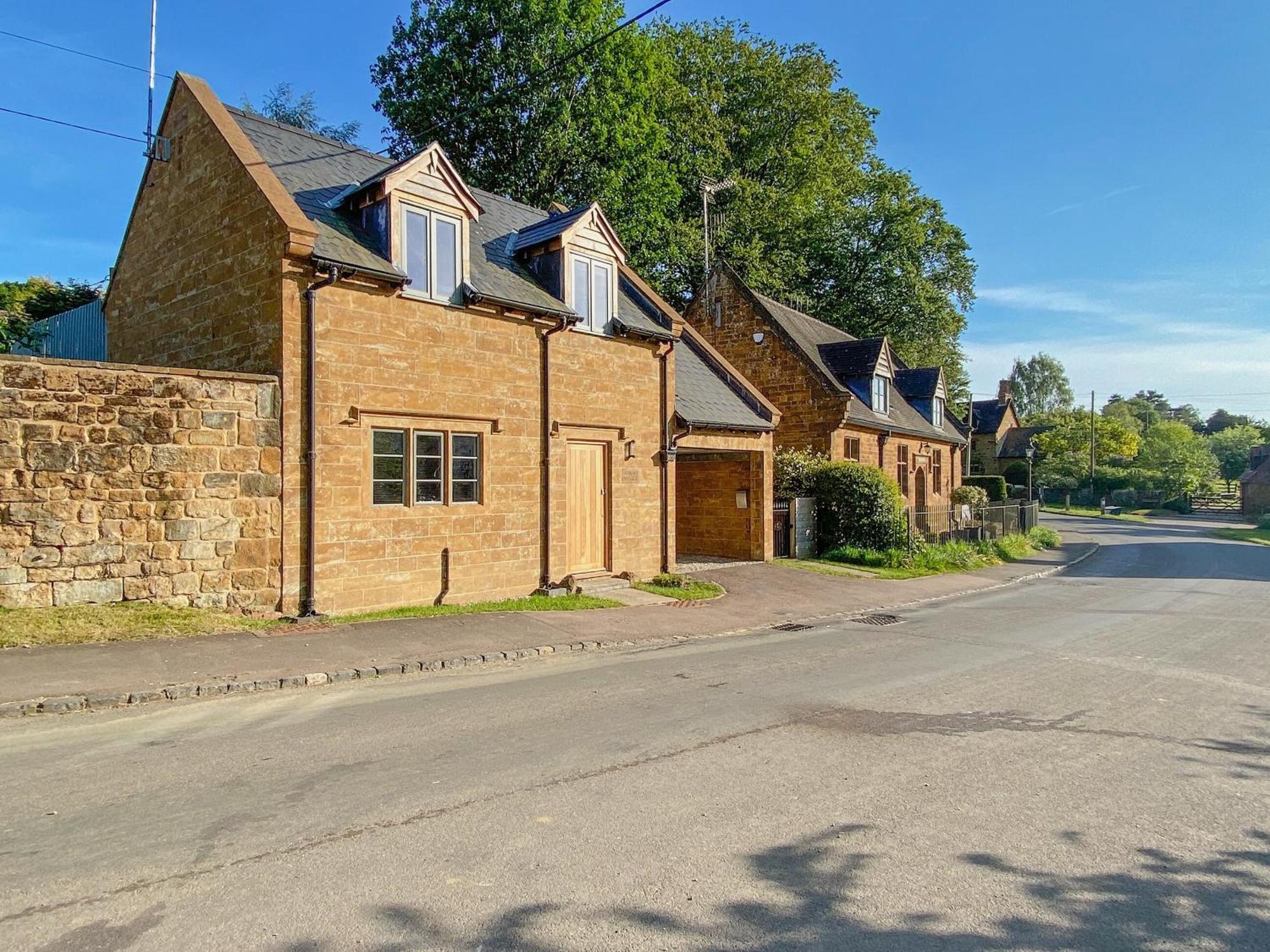 Finch Cottage Farnborough  외부 사진